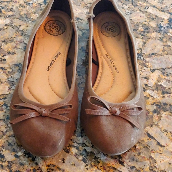 Women's flats